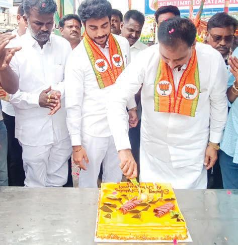 புதுச்சேரியில் ஜான் குமார் எம்.எல்.ஏ. பிறந்தநாள் விழா கொண்டாட்டம்