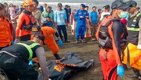 பாலி தீவில் படகு கடலில் மூழ்கி 4 பேர் உயிரிழப்பு