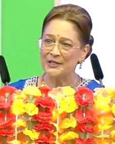 பிரதமர் மோடியின் கவிதையை மேற்கோள் காட்டி ஆச்சரியப்படுத்திய டிரினிடாட் பிரதமர்!