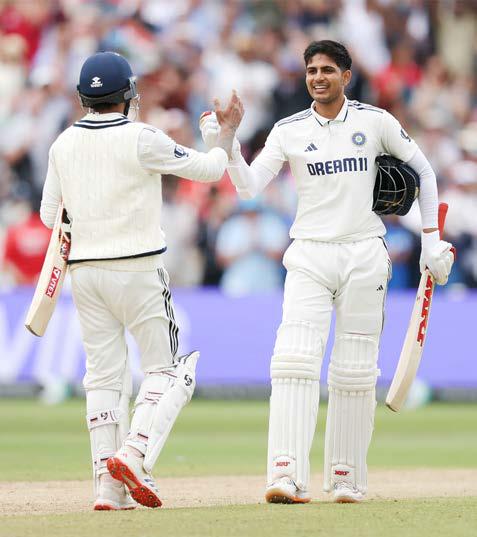 இந்திய அணி அபார பேட்டிங் : இங்கிலாந்துக்கு இமாலய இலக்கு நிர்ணயம்