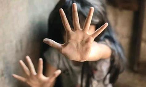 சிறுமியை பலாத்காரம் செய்து, கொல்ல முயன்றவாலிபருக்கு விசித்திர தண்டனை