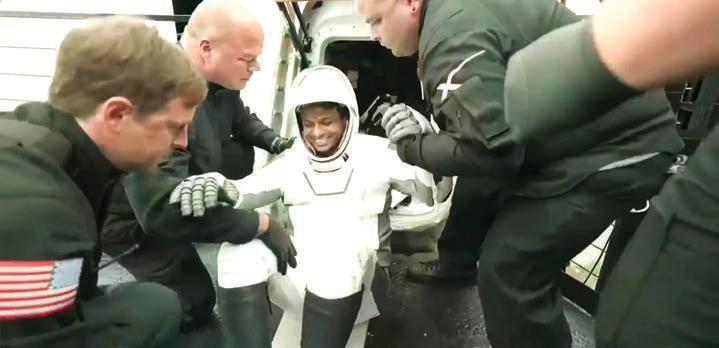 விண்வெளி நிலையத்தில் ஆய்வை முடித்து விட்டு வெற்றிகரமாக பூமிக்கு திரும்பினர் சுபான்ஷு சுக்லா உள்பட 4 வீரர்கள்