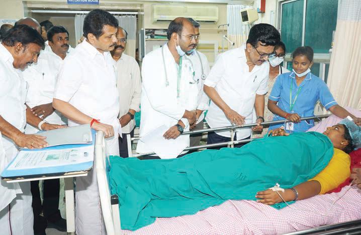 கரூர் கூட்ட நெரிசலில் சிக்கி 40 பேர் பலி: உயிரிழந்தவர்களின் உடல்களுக்கு முதல்-அமைச்சர் மு.க.ஸ்டாலின் அஞ்சலி