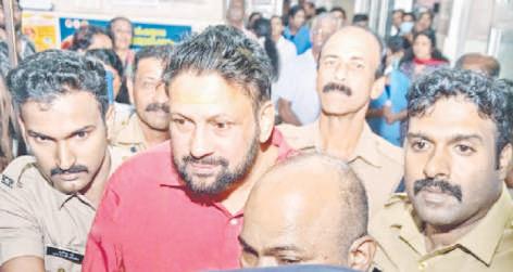 தங்கம் மோசடி வழக்கில் சபரிமலை தந்திரி அதிரடி கைது