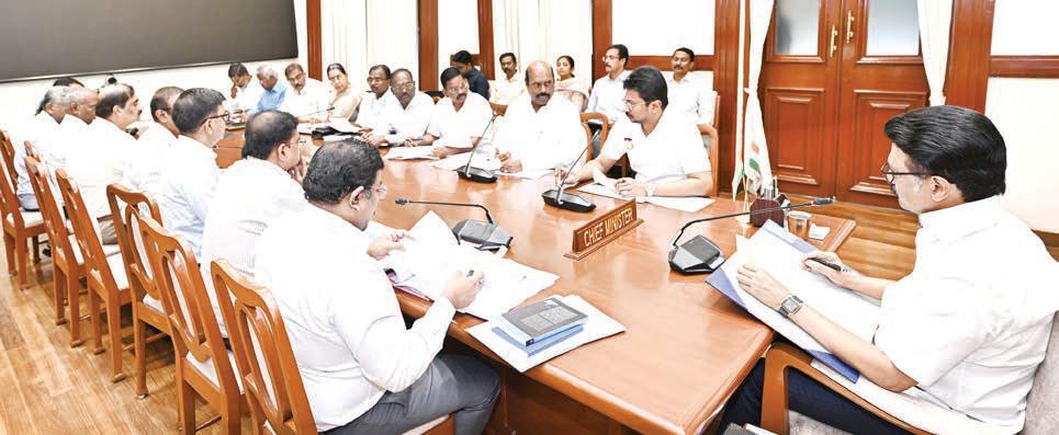 மக்கள் நல திட்டங்களை விரைவாக முடியுங்கள்