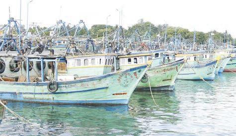 இலங்கை கடற்படை அச்சுறுத்தல்: குறைந்தளவு படகுகளே சென்றன