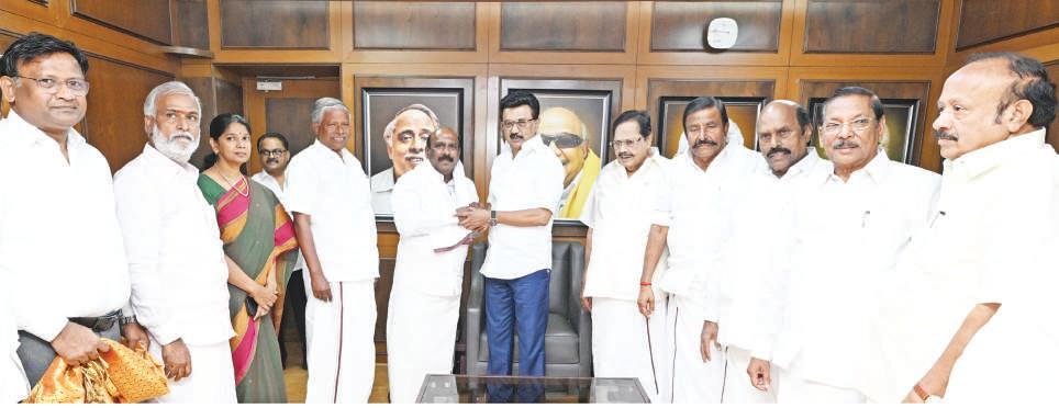தமிழ்நாட்டில் 234 தொகுதிகளிலும் வீடு வீடாக சென்று தேர்தல் அதிகாரிகள் ஆய்வு