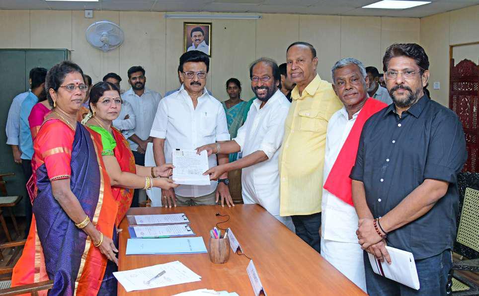 மாநிலங்களவை உறுப்பினர் தேர்தல் தி.மு.க, அ.தி.மு.க. கூட்டணி வேட்பாளர்கள் மனு தாக்கல்