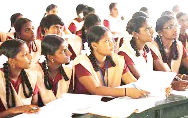 தமிழ்நாட்டிலேயே முதன்முறையாக அரசு பள்ளியில் சேரும் மாணவர்களுக்கு ரூ.5 ஆயிரம் டெபாசிட்