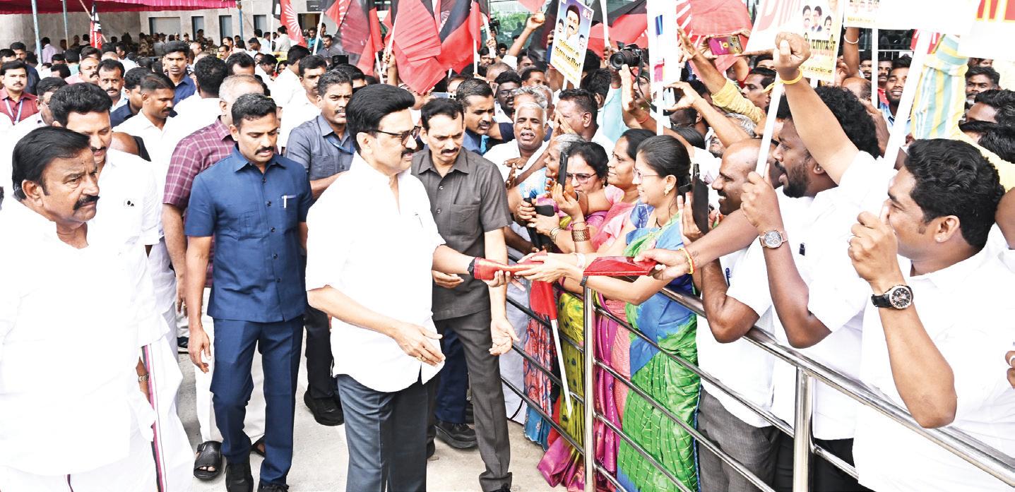 கல்லணையில் இருந்து தண்ணீர் திறந்து விட்டார், முதலமைச்சர் மு.க.ஸ்டாலின்