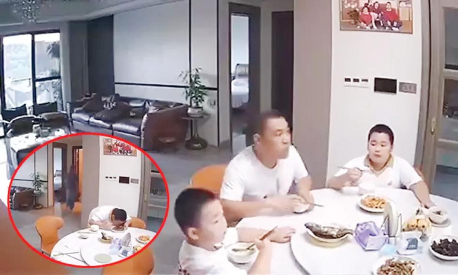 நிலநடுக்கம் ஏற்பட்டபோதும் சிறுவனுக்கு உணவுதான் முக்கியம்