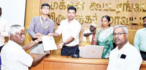 விருதுநகர் மாவட்டத்தில் முன்னாள் படைவீரர்களுக்கு சான்றிதழ்கள்