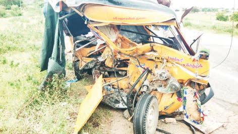ஆட்டோ-மினி சரக்கு வாகனம் மோதல்: 2 பெண்கள் உடல்கருகி பரிதாப சாவு
