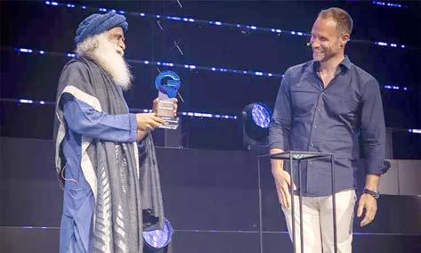 ஜெர்மனியில் சத்குருவிற்கு "புளூ டங்" விருது