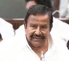 சிலரை போல் கைகட்டி நிற்காமல் நேருக்கு நேராக துணிந்து பேசுபவர் முதலமைச்சர் மு.க ஸ்டாலின்