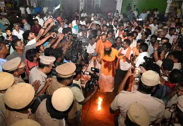 திடீர் பதற்றம் திருப்பரங்குன்றம் தீபத்தூணில் கார்த்திகை தீபம் ஏற்ற பிறப்பித்த உத்தரவை எதிர்த்து தமிழக அரசு மேல் முறையீடு