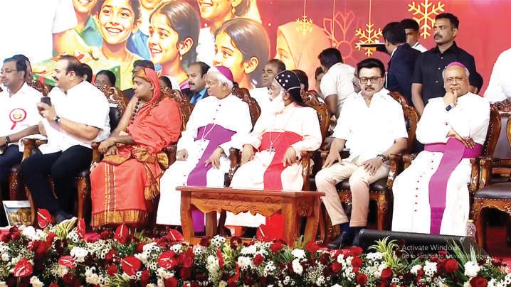 கிறிஸ்துமஸ் விழாவிலும் பங்கேற்றார்