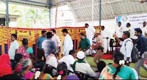 தேனியில் வழிகாட்டி நெறிமுறை வழங்கும் நிகழ்ச்சியில் பாதியில் எழுந்துசென்ற கலெக்டர்