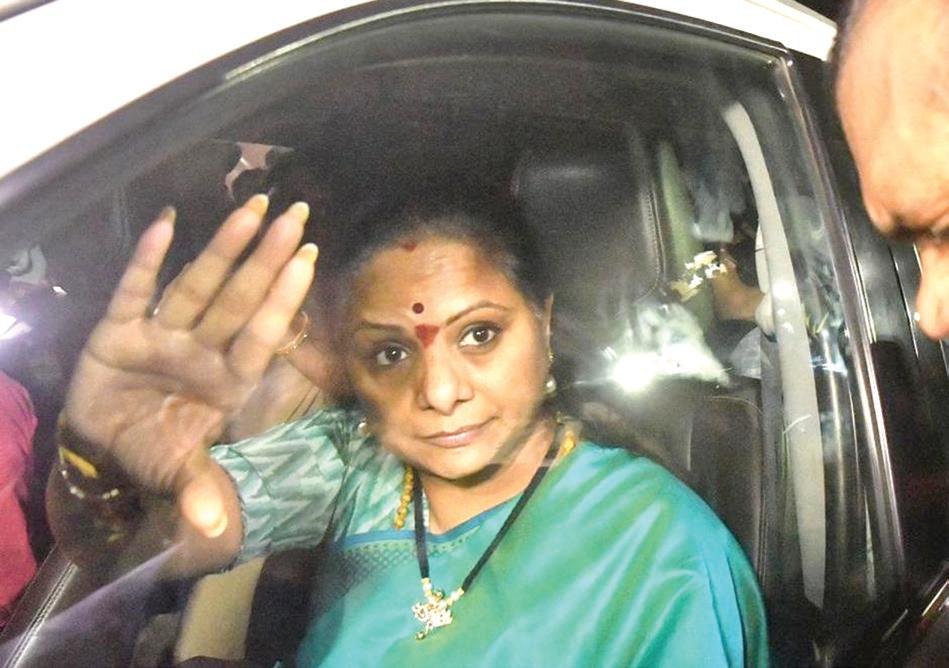 தெலுங்கானா முன்னாள் முதல்வர் சந்திரசேகர ராவை சுற்றி சாத்தான்கள்