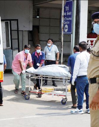 குஜராத் விமான விபத்து! 14 பேரின் உடல்கள் ஒப்படைப்பு