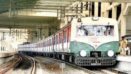 சென்னை புறநகர் மின்சார ரெயில்கள் அனைத்தும் 12 பெட்டிகள் கொண்டதாக மாற்றம்