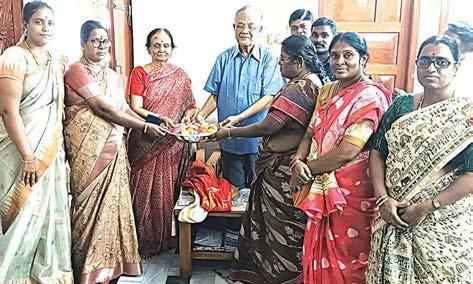 அரசு பள்ளி பாதைக்காக 20 சென்ட் நிலத்தை தானமாக வழங்கிய டாக்டர்