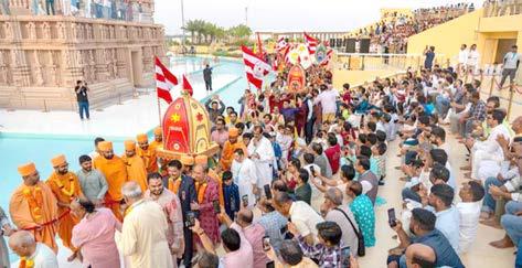 அபுதாபி இந்து கோவிலில் ரத யாத்திரை திரளான பக்தர்கள் பங்கேற்பு