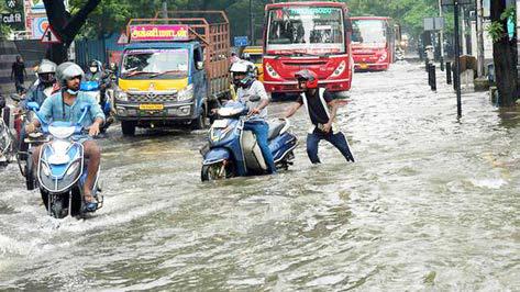 கோவையில் கொட்டி தீர்த்த கனமழை- 30 வீடுகளுக்குள் தண்ணீர் புகுந்தது