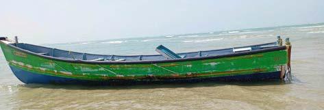 மன்னாரில் கரை ஒதுங்கிய தமிழக நாட்டுப் படகு