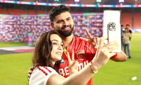 வெற்றிக்கு பின்பு ஸ்ரேயஸ் உடன் செல்பி எடுத்துக்கொண்ட பிரீத்தி ஜிந்தா