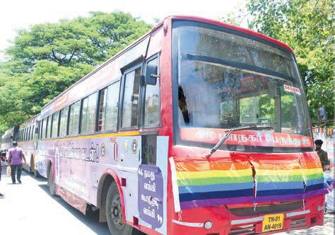 கூட்டுறவுத்துறையின் மூலம் வழங்கப்படும் சேவைகள் விளம்பரப்படுத்தப்பட்ட மாநகரப்பேருந்துகள்