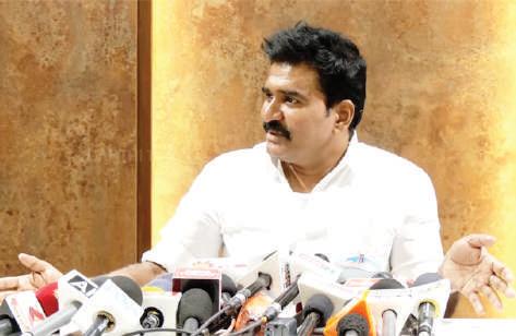 சட்டப்பேரவையில் இரு முறை தேசிய கீதம் பாடப்பட்டதில் எந்த தவறும் இல்லை