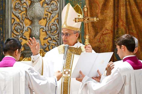 வாடிகனில் பிரம்மாண்ட நிகழ்வு: முதல் திருப்பலியை புதிய போப் ஆண்டவர் நடத்தினார்