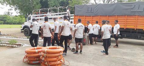 அரக்கோணத்தில் இரு ந்து தேசிய பேரிடர் மீட்பு படை கோவை புறப்பட்டது