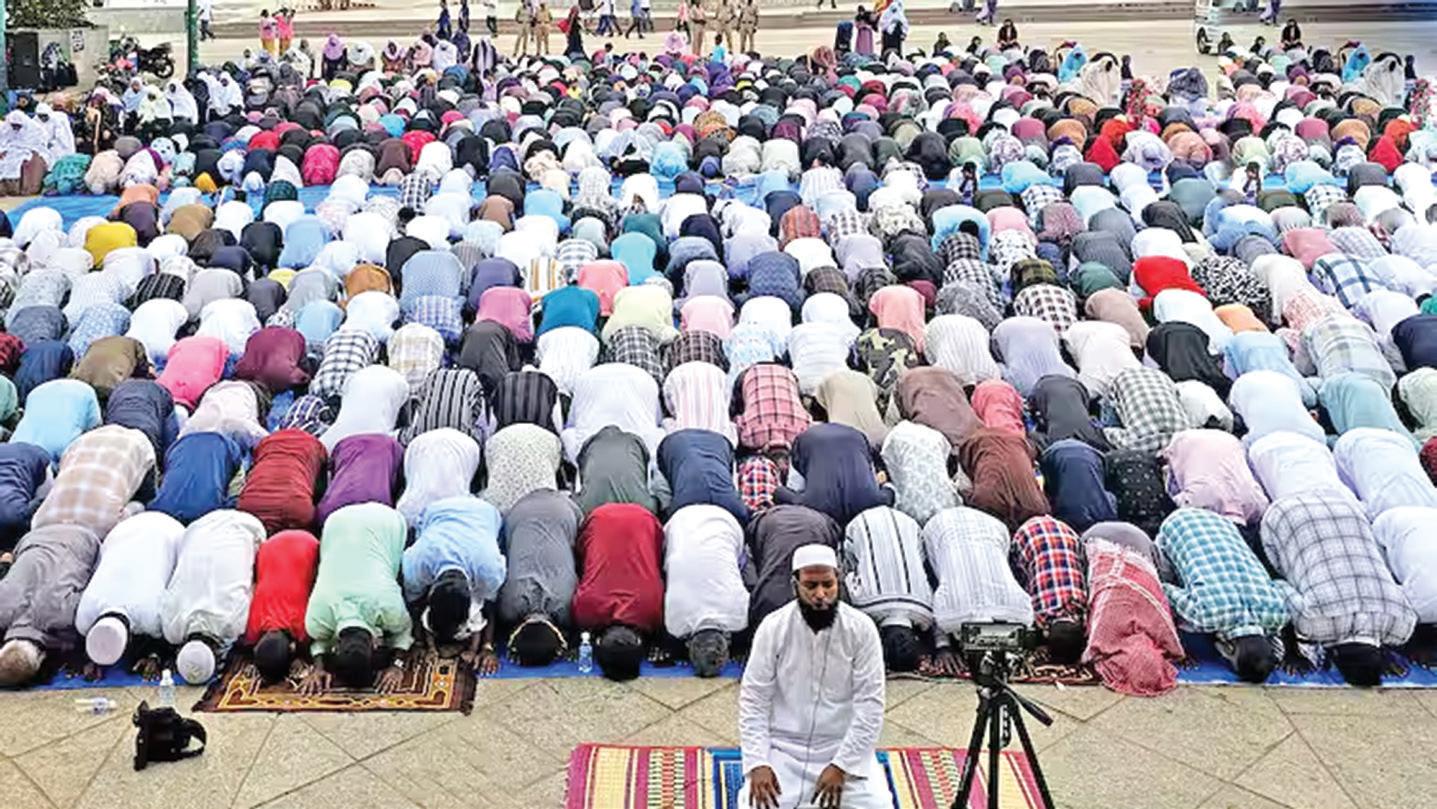 தமிழகம் முழுவதும் பக்ரீத் பண்டிகை கோலாகல கொண்டாட்டம்