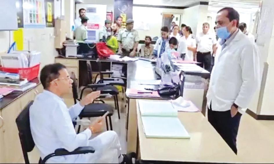 பொதுவெளியில் நாவை அடக்க வேண்டும் என்று கூறிய கோவா மந்திரி பொதுவெளியில் மன்னிப்பு கேட்க வேண்டும்