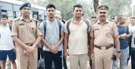 ஒரே நேரத்தில் தந்தையும், மகனும் போலீஸ் வேலைக்கு தேர்வான சுவாரஸ்யம்