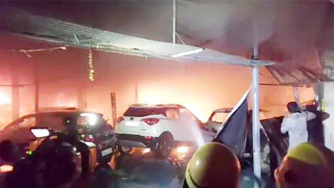 நாகர்கோவிலில் இன்று ஷோரூமில் தீ விபத்து-16 கார்கள் எரிந்து சேதம்