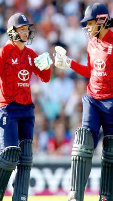 3வது டி20 போட்டி: 5 ரன் வித்தியாசத்தில் இங்கிலாந்து திரில் வெற்றி