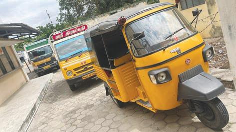 தகுதிச் சான்று புதுப்பிக்கப்படாத 8 வாகனங்கள் அதிரடியாக பறிமுதல்