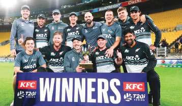 Neesham, Seifert propel New Zealand to 4-1 series win against Pakistan