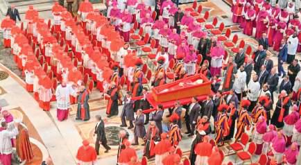 Pope Francis' mortal remains carried to St. Peter's Basilica