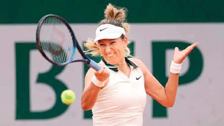 Azarenka through with 48-minute 'double bagel' win