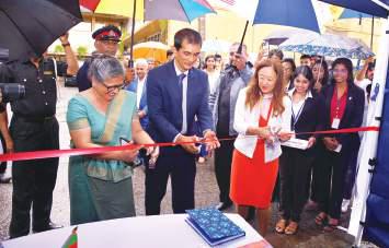 USBus Mobile American Space begins nationwide journey across Sri Lanka