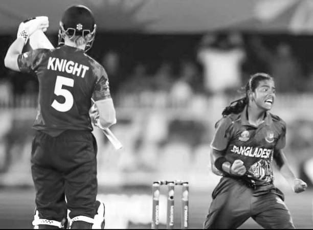 WWC 2025: Knight scraps to help England overcome Bangladesh scare