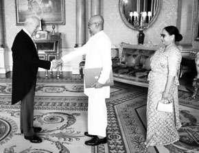 New Lankan HC to London presents his credentials to King Charles