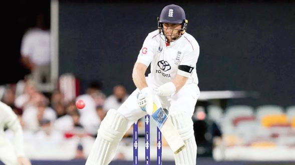 Root ton, Starc six as England reach 325 for 9 on opening day in Brisbane