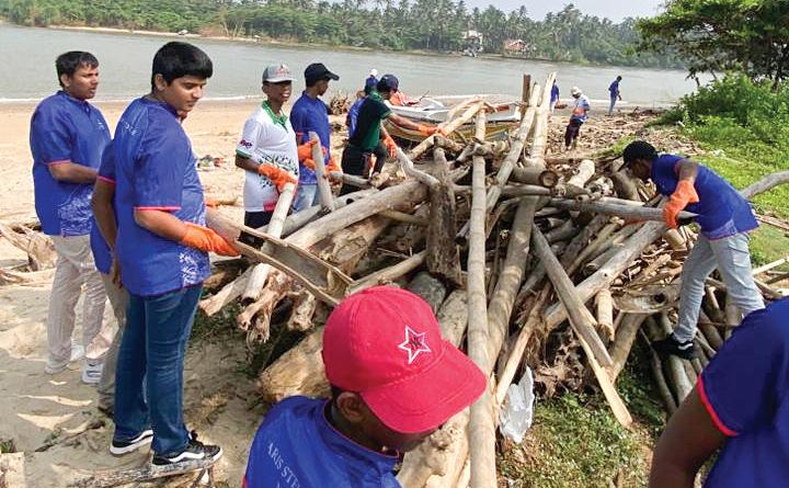 Students lead cleanup effort to restore Maha Oya-Kammalthota Estuary and its surroundings