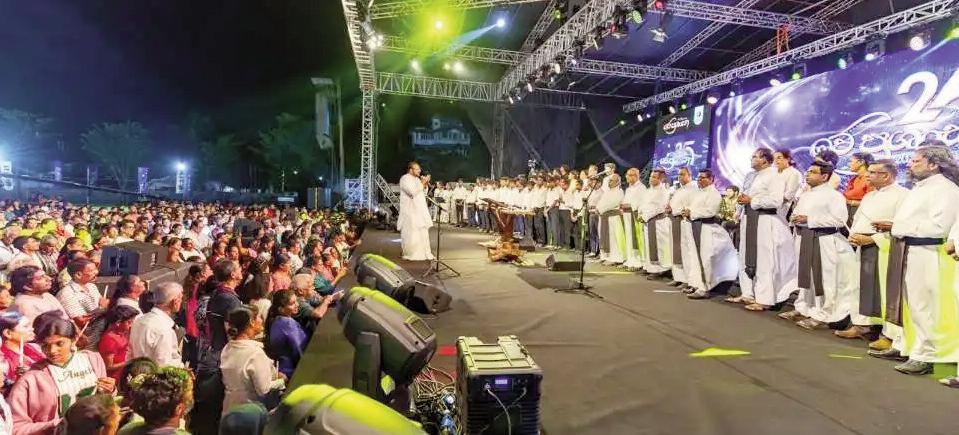 Catholic layman’s song-meditation draws thousands