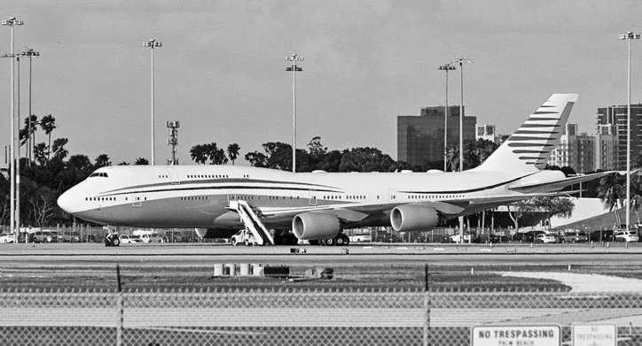 Trump accepts gift (grift) of $400 million flying palace from QATAR to replace "dilapidated" Air Force One